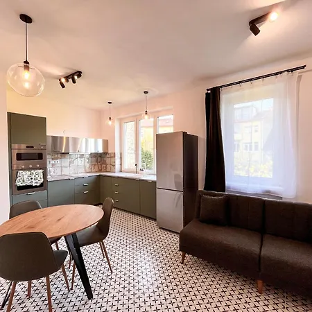 アパート Newly Renovated, 3 Bedrooms Flat In Center, Near Train Station