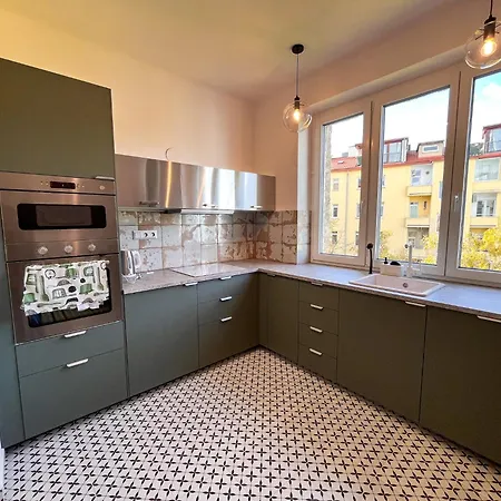 Newly Renovated, 3 Bedrooms Flat In Center, Near Train Station アパート